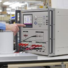 Трехфазный калибратор электрической мощности Fluke 6003A/E 230